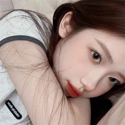 报告王爷，王妃是只猫